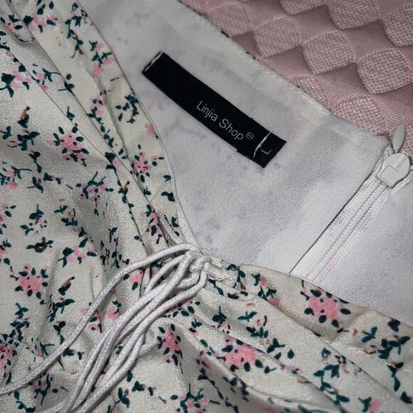 Puffed Sleeve Floral Dress - Picture 6 of 6